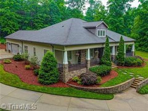 Homes For Sale - 397 Curry Road<br/> High Point, NC 27265
