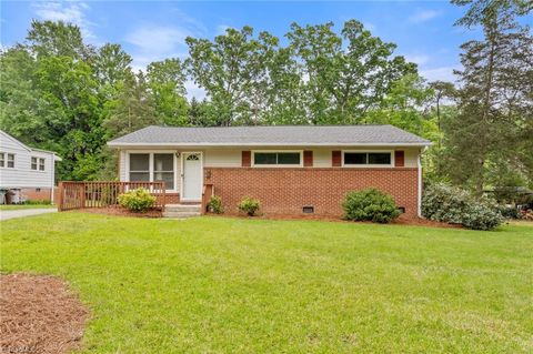 Homes For Sale - 3012 Shamrock Drive<br/> Greensboro, NC 27408