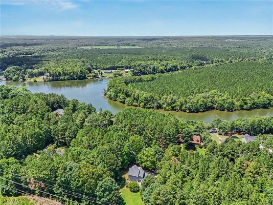 816 CRYSTAL BAY DR, DENTON, NC 27239 - Image d35a698aedd0f456787c8cf8d95a9773/2416011155