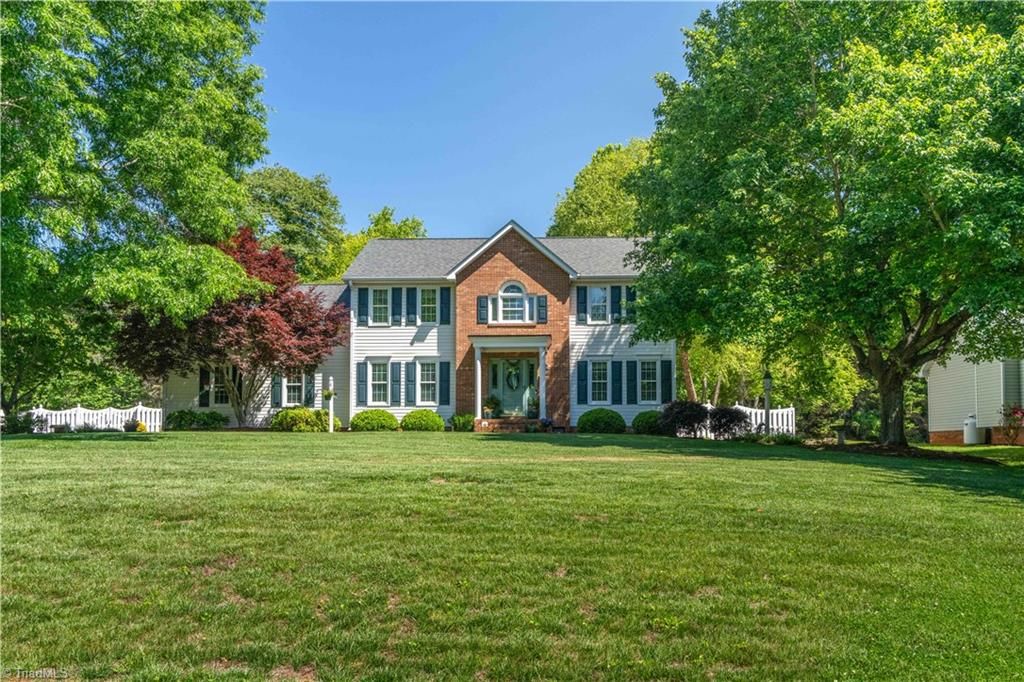 Photo of 325 Creekside Drive, High Point, NC 27265 (MLS # 1218558)
