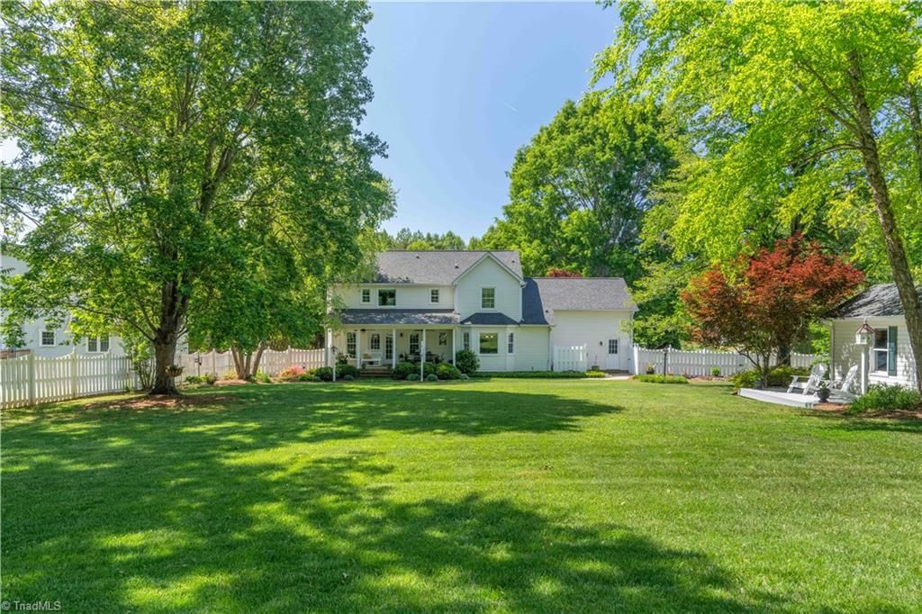 Photo of 325 Creekside Drive, High Point, NC 27265 (MLS # 1218558)