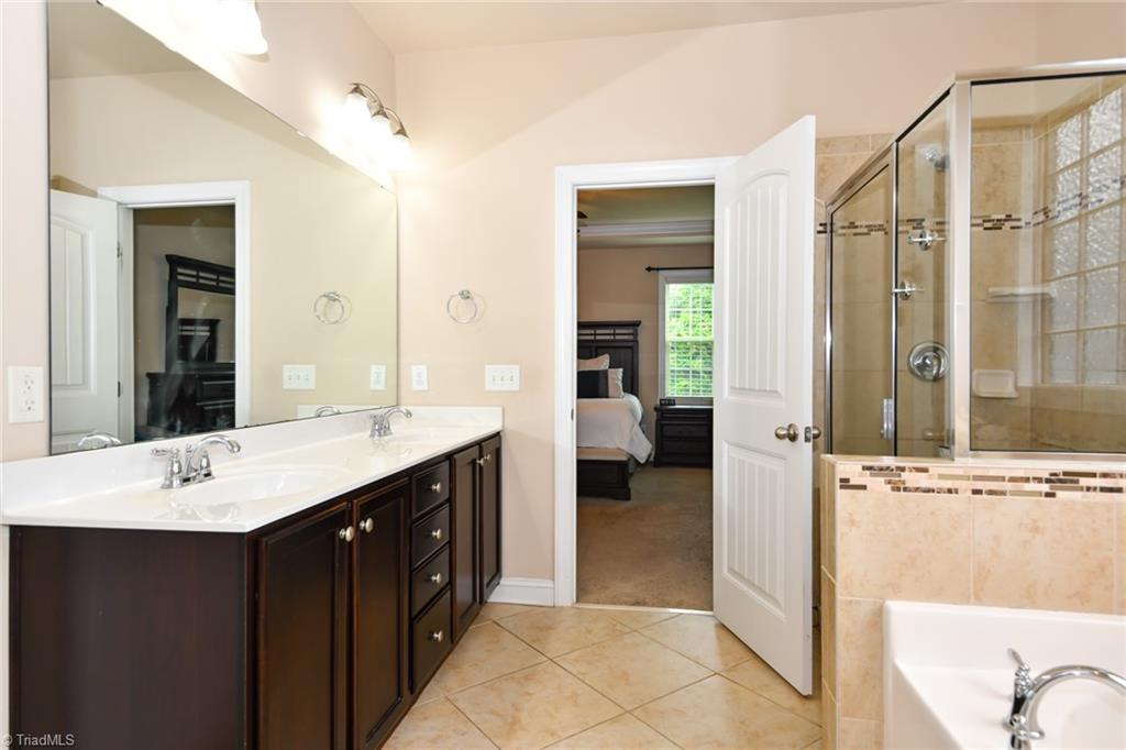 Durham, North Carolina 27712, United States, 4 Bedrooms Bedrooms, ,4 BathroomsBathrooms,Residential,Active,205903