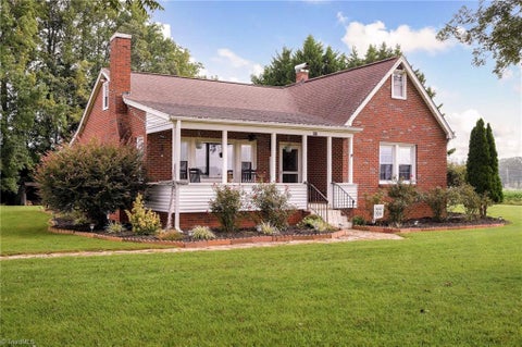 Homes For Sale - 991 Deadmon Road<br/> Mocksville, NC 27028