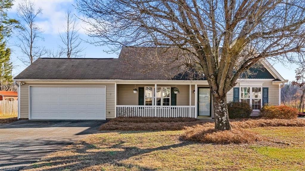 6807 Rangecrest Road, Belews Creek, North Carolina image 2