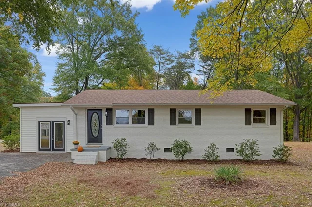 302 Gracie Street, photo 5 of 40