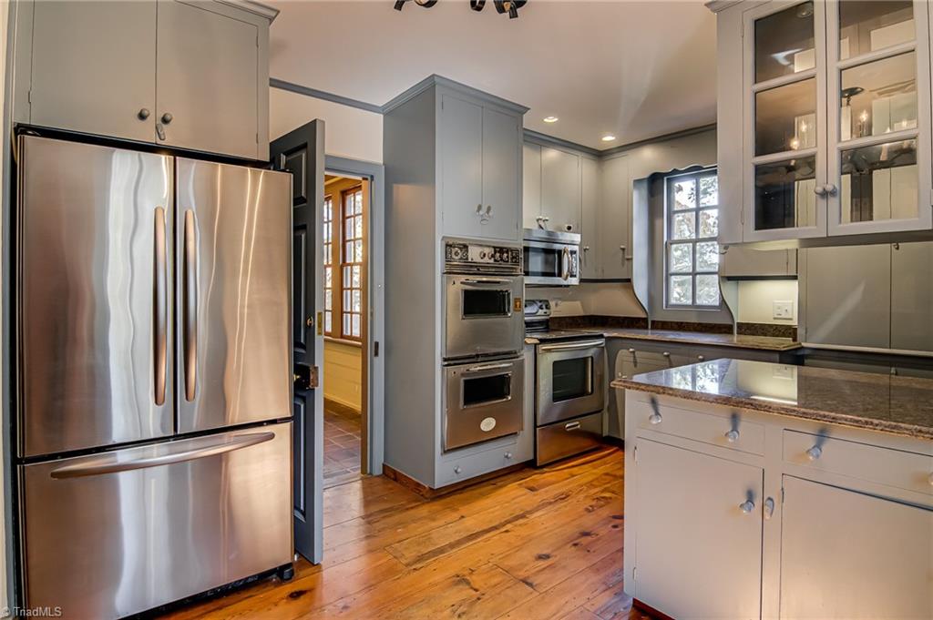 Winston-Salem, North Carolina 27106, United States, 5 Bedrooms Bedrooms, ,6 BathroomsBathrooms,Residential,Active,225502