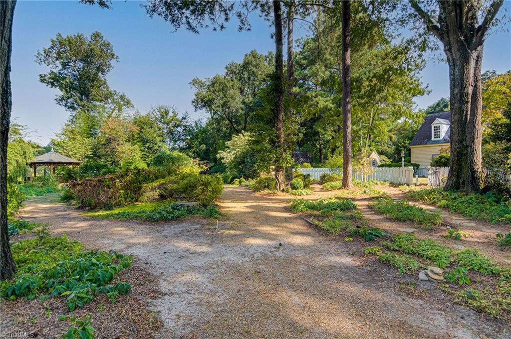 Winston-Salem, North Carolina 27106, United States, 5 Bedrooms Bedrooms, ,6 BathroomsBathrooms,Residential,Active,225502