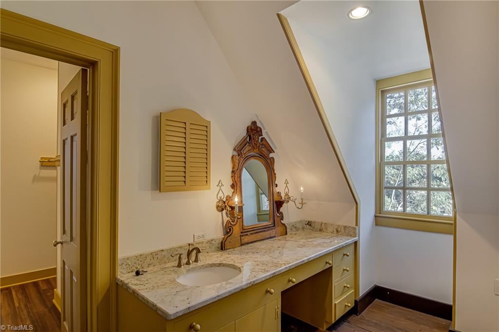 Winston-Salem, North Carolina 27106, United States, 5 Bedrooms Bedrooms, ,6 BathroomsBathrooms,Residential,Active,225502