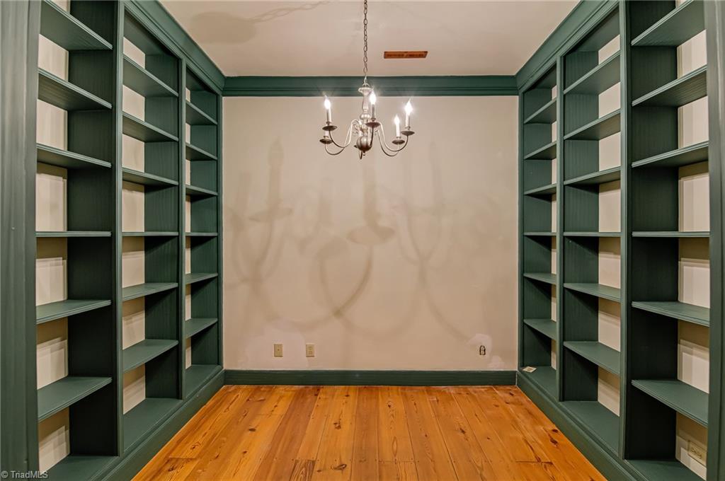 Winston-Salem, North Carolina 27106, United States, 5 Bedrooms Bedrooms, ,6 BathroomsBathrooms,Residential,Active,225502