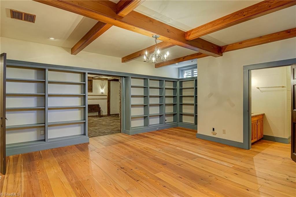 Winston-Salem, North Carolina 27106, United States, 5 Bedrooms Bedrooms, ,6 BathroomsBathrooms,Residential,Active,225502