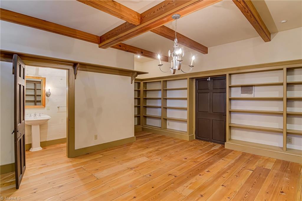 Winston-Salem, North Carolina 27106, United States, 5 Bedrooms Bedrooms, ,6 BathroomsBathrooms,Residential,Active,225502