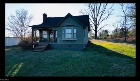 A home in Mount Airy