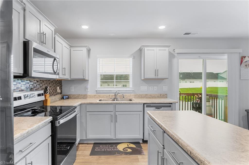 6849 Keeneland Drive, Whitsett, North Carolina image 10