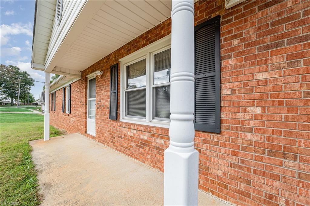 5065 Oak Garden Drive