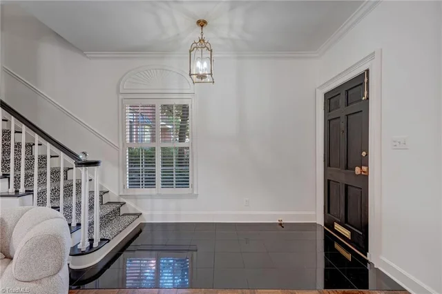 1833 Banking Street Unit B6, photo 3 of 39
