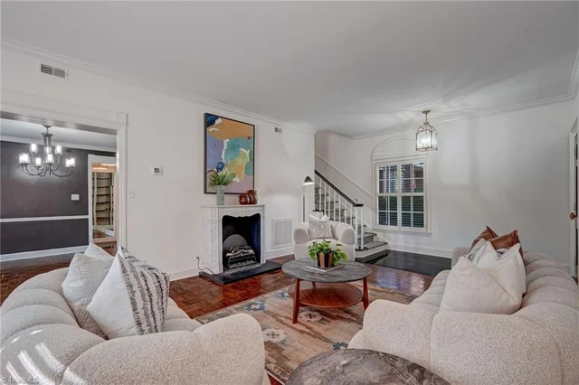 1833 Banking Street Unit B6, photo 4 of 39