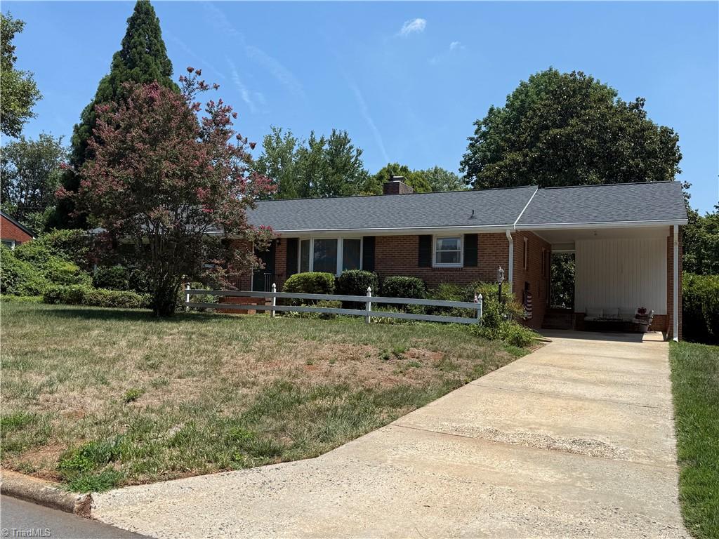 Photo of 1004 Onslow Drive, Greensboro, NC 27408 (MLS # 1228097)