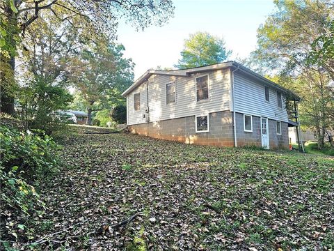 A home in Mount Airy