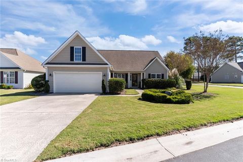 Homes For Sale - 4975 Summerswell Lane<br/> Southport, NC 28461