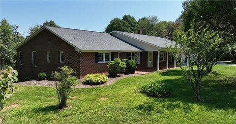 A home in North Wilkesboro