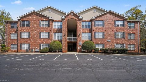 Condo For Sale - 3710 Cotswold Avenue #Z<br/> Guilford County, Greensboro, NC 27410