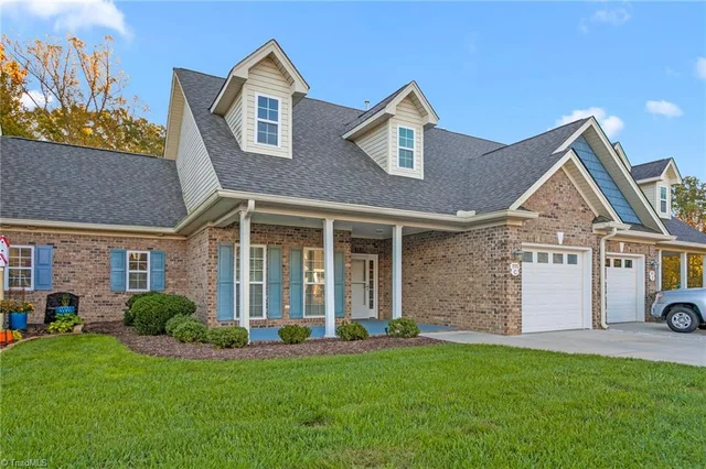 111 Sanderlyn Court Unit C, photo 3 of 31