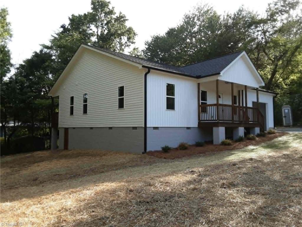 Photo of 1213 Hillcrest Drive, Thomasville, NC 27360 (MLS # 1225220)
