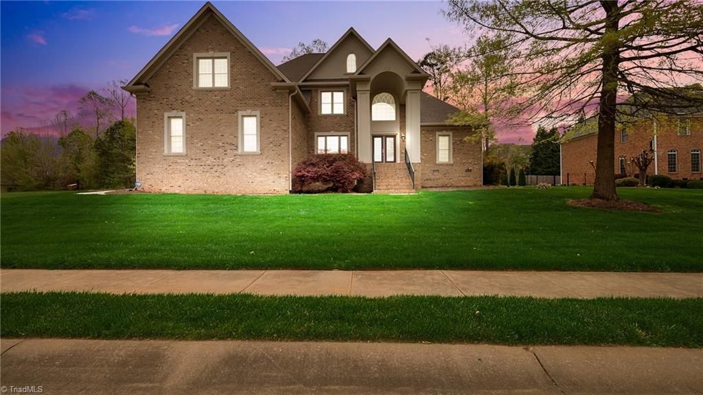 Photo of 1004 Dunleigh Drive, Burlington, NC 27215 (MLS # 1178999)