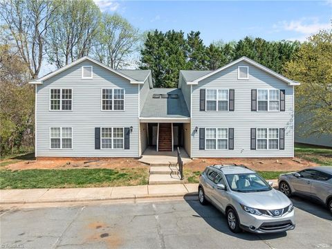 Condo For Sale - 15 Meadowood Glen Way #C<br/> Guilford County, Greensboro, NC 27409