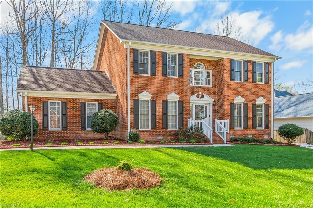 Photo of 3204 Peninsula Drive, Jamestown, NC 27282 (MLS # 1212459)