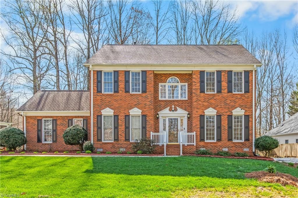 Photo of 3204 Peninsula Drive, Jamestown, NC 27282 (MLS # 1212459)