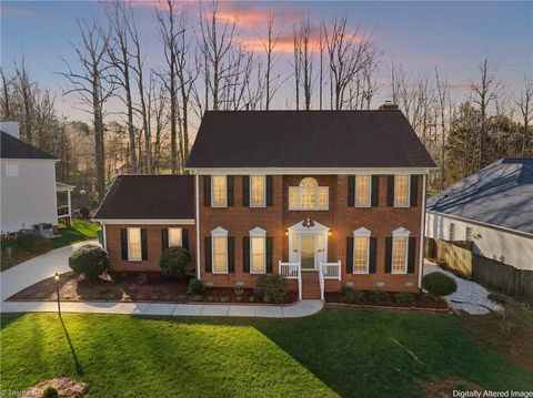 Homes For Sale - 3204 Peninsula Drive<br/> Jamestown, NC 27282