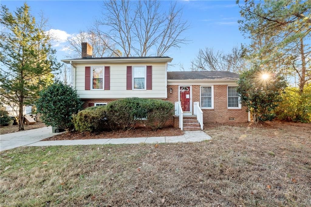 Photo of 3107 Beaconwood Drive, Greensboro, NC 27455 (MLS # 1203581)
