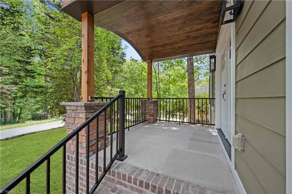 Photo of 4814 Selwyn Drive, Winston-Salem, NC 27104 (MLS # 1207517)