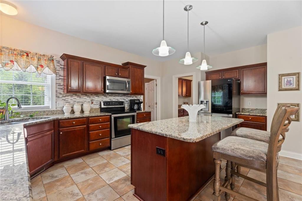 Winston-Salem, North Carolina 27105, United States, 4 Bedrooms Bedrooms, ,3 BathroomsBathrooms,Residential,Active,230602