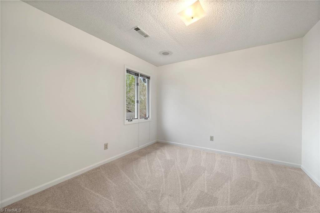 Winston-Salem, North Carolina 27104, United States, 3 Bedrooms Bedrooms, ,4 BathroomsBathrooms,Residential,Pending,101358