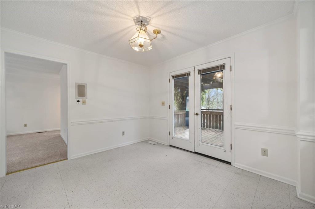 Winston-Salem, North Carolina 27104, United States, 3 Bedrooms Bedrooms, ,4 BathroomsBathrooms,Residential,Pending,101358