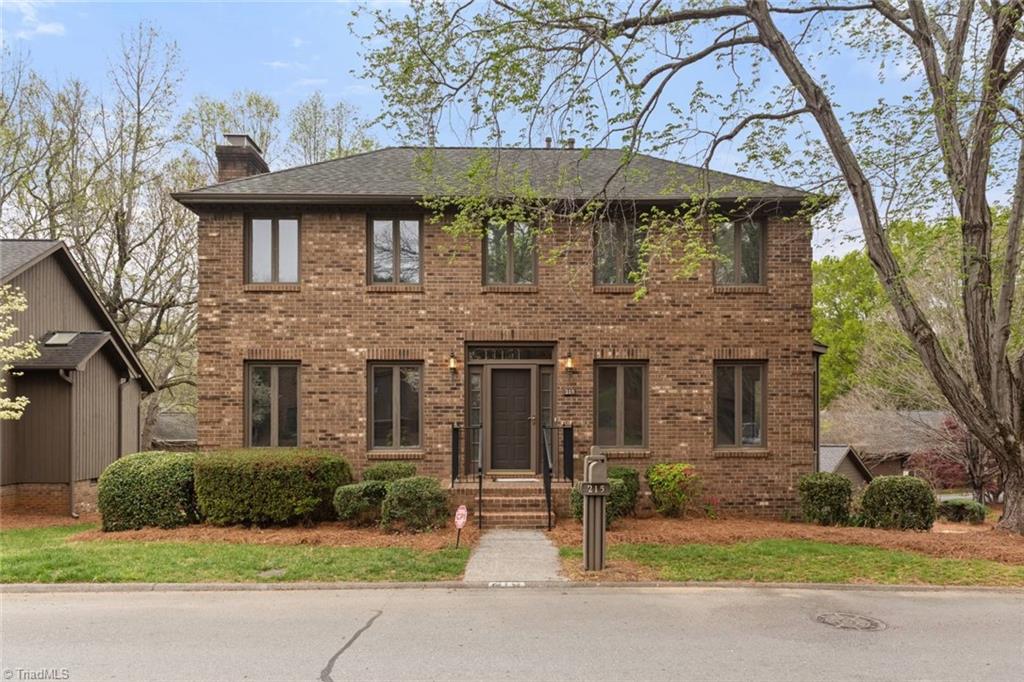 Winston-Salem, North Carolina 27104, United States, 3 Bedrooms Bedrooms, ,4 BathroomsBathrooms,Residential,Pending,101358