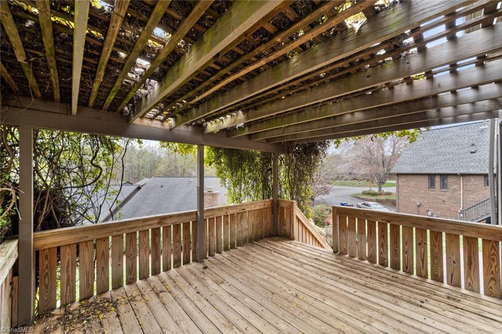 Winston-Salem, North Carolina 27104, United States, 3 Bedrooms Bedrooms, ,4 BathroomsBathrooms,Residential,Pending,101358