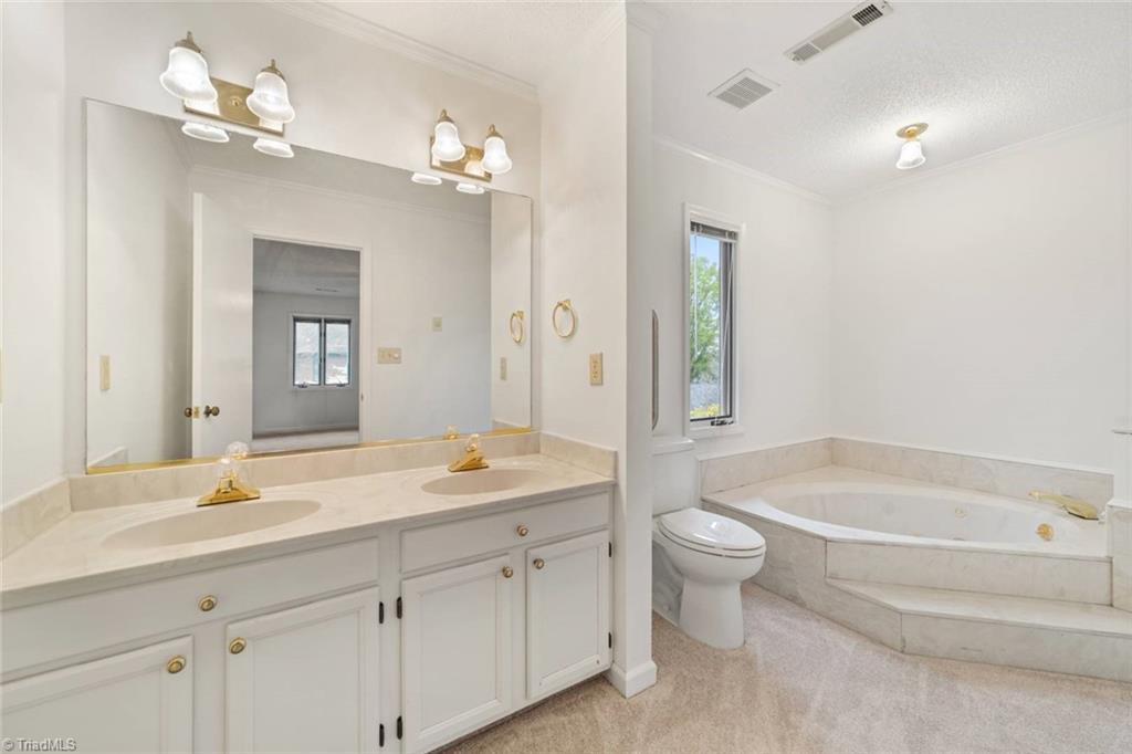 Winston-Salem, North Carolina 27104, United States, 3 Bedrooms Bedrooms, ,4 BathroomsBathrooms,Residential,Pending,101358