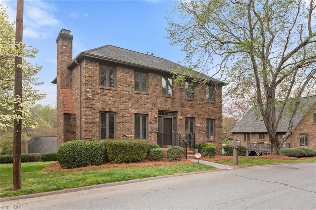 Winston-Salem, North Carolina 27104, United States, 3 Bedrooms Bedrooms, ,4 BathroomsBathrooms,Residential,Pending,101358