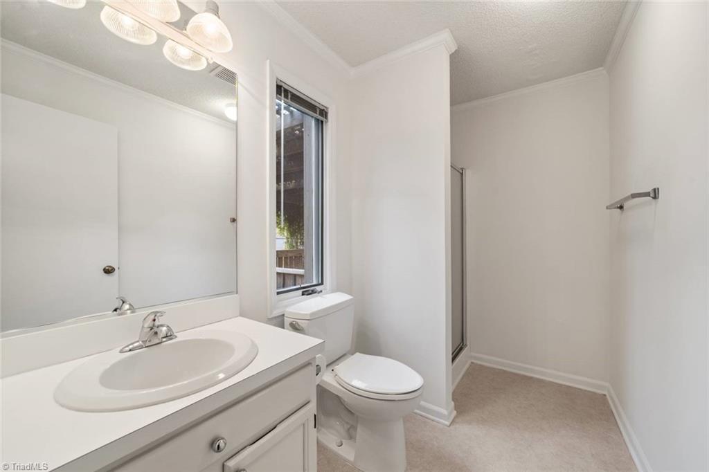 Winston-Salem, North Carolina 27104, United States, 3 Bedrooms Bedrooms, ,4 BathroomsBathrooms,Residential,Pending,101358