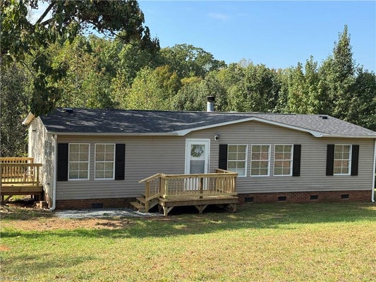 1376 HARRIS RD, WALNUT COVE, NC 27052 - Image d4c44b0fc511cdabdcacecd06f772045/3224766466