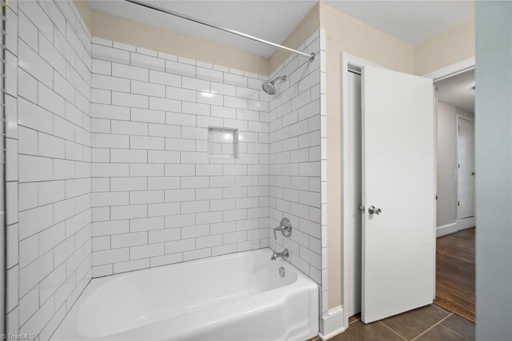 Winston-Salem, North Carolina 27103, United States, 3 Bedrooms Bedrooms, ,3 BathroomsBathrooms,Residential,Active,153981