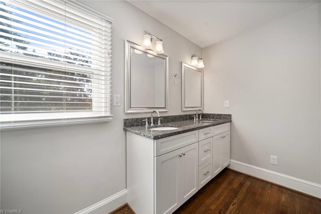 Winston-Salem, North Carolina 27103, United States, 3 Bedrooms Bedrooms, ,3 BathroomsBathrooms,Residential,Active,153981