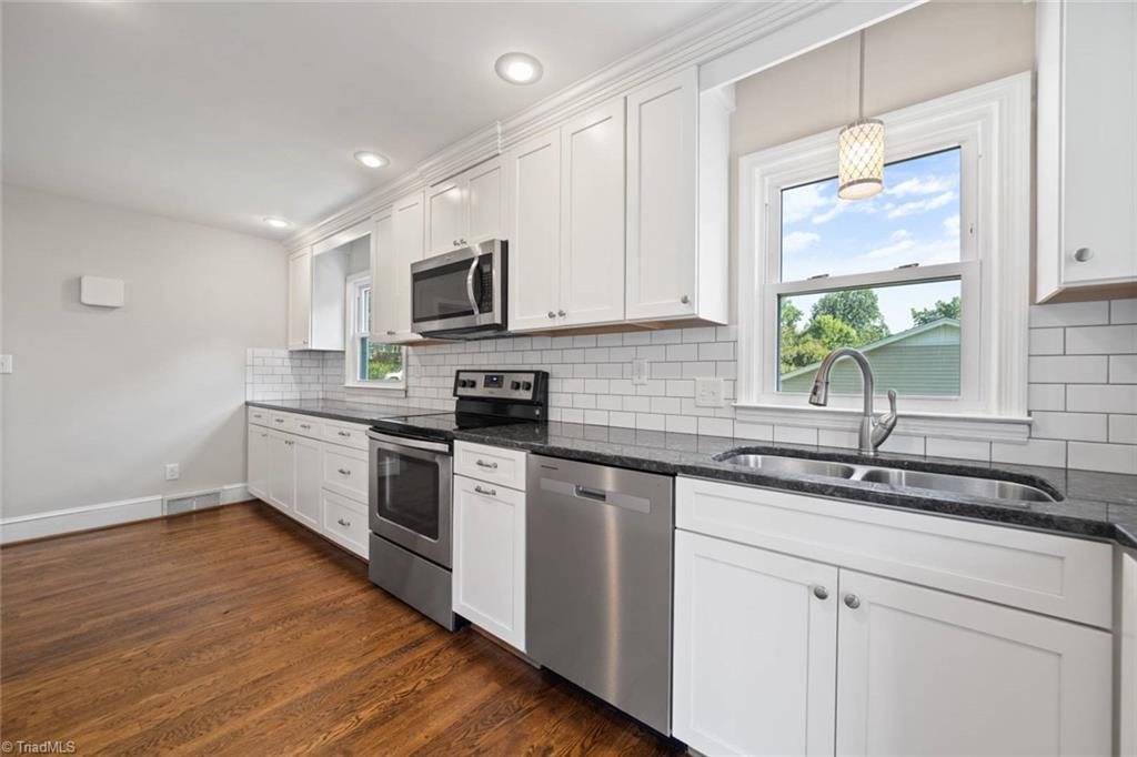 Winston-Salem, North Carolina 27103, United States, 3 Bedrooms Bedrooms, ,3 BathroomsBathrooms,Residential,Active,153981