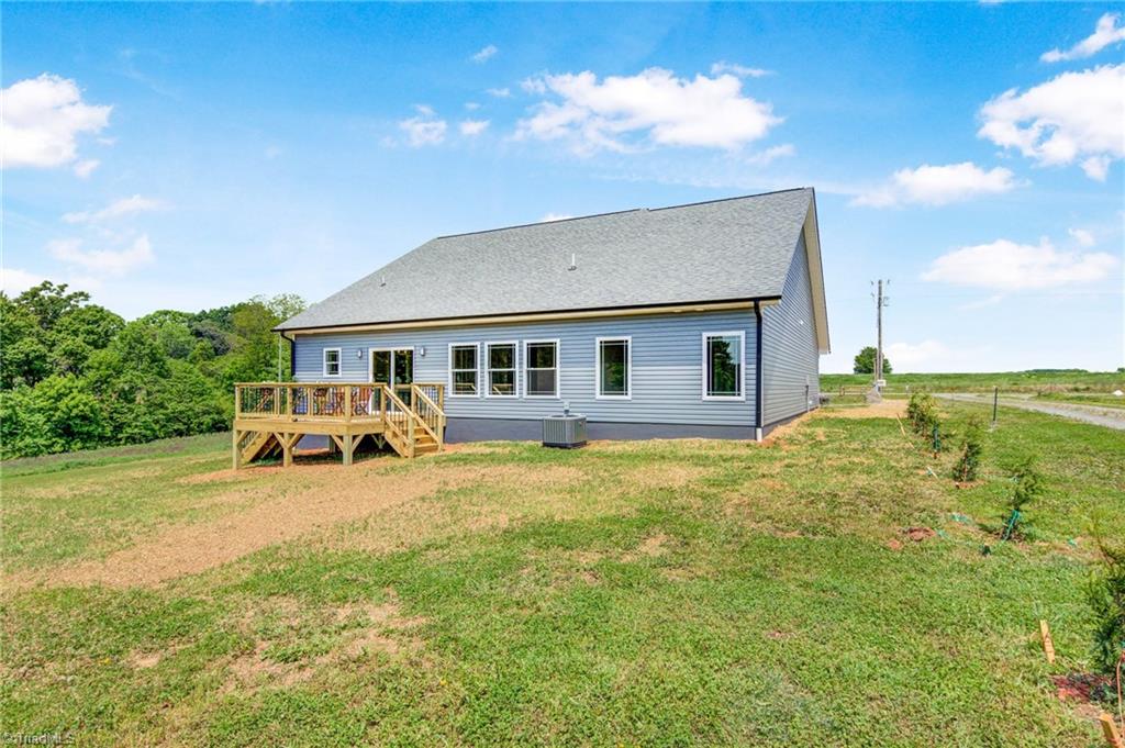 2360 Summertime Road, Yadkinville, North Carolina image 29