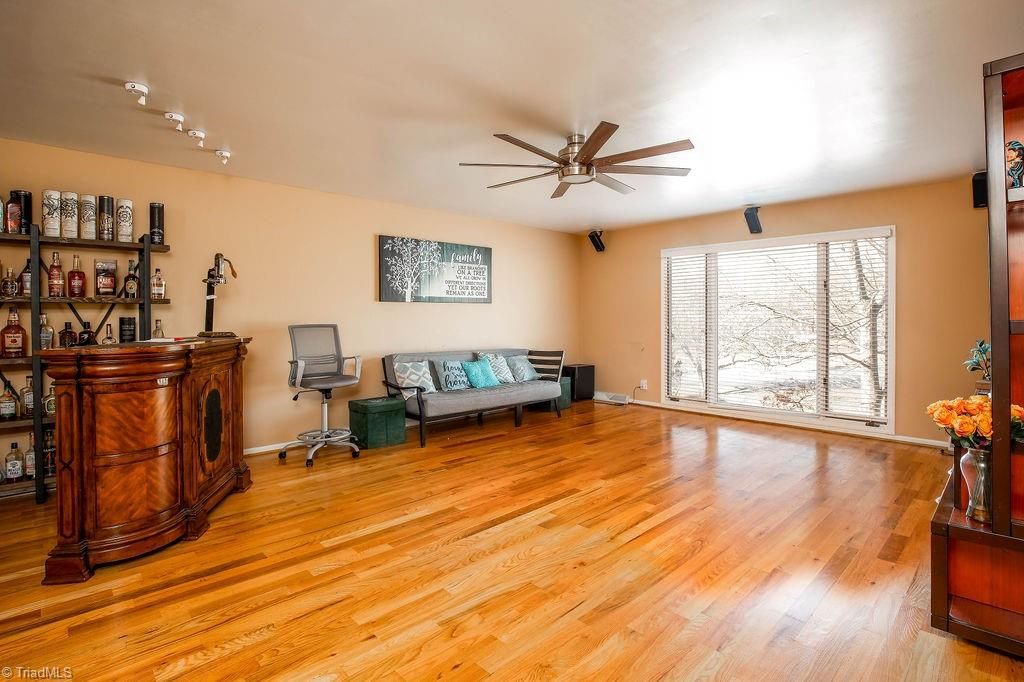 Photo of 1108 Gatehouse Road, High Point, NC 27262 (MLS # 1203030)