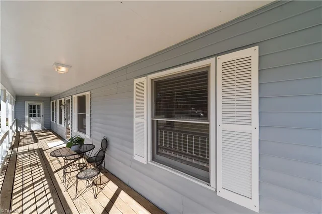 6644 Meadow Drive, photo 3 of 43