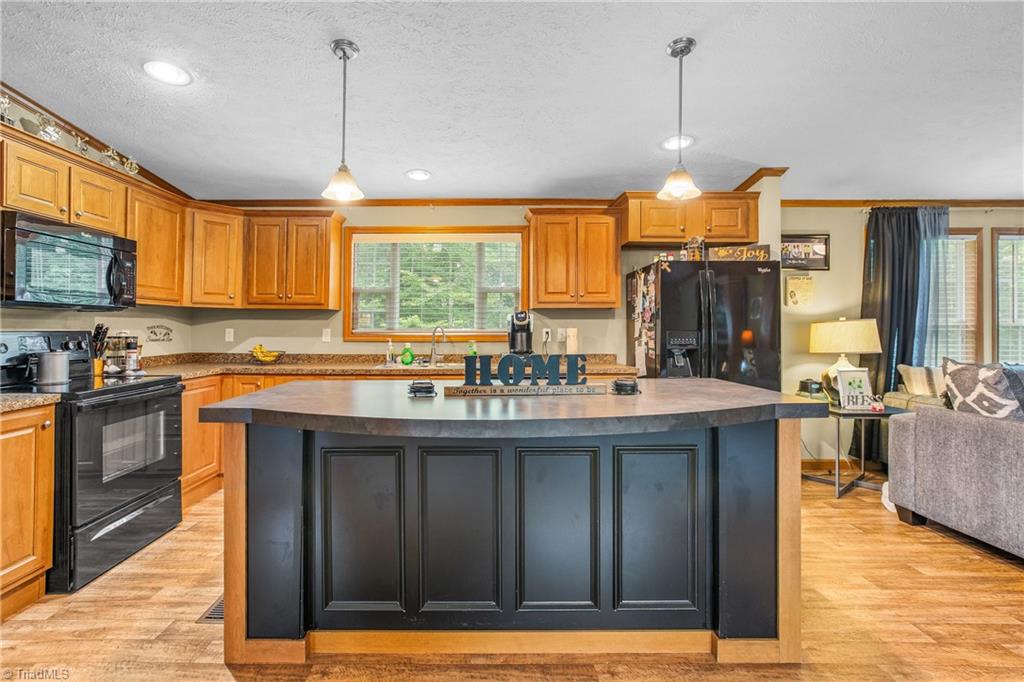 1030 Endeavour Lane, Walnut Cove, North Carolina image 9